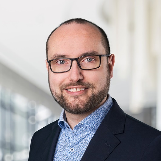 This image shows Jun.-Prof. Dr.-Ing. Stefan Mönch